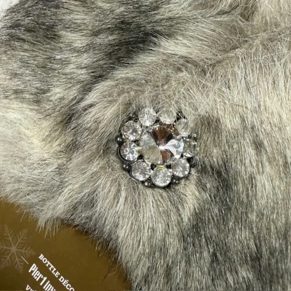 Pier 1 Imports Faux Fur Rhinestone Brooch Wine Bottle Collar Cape Vinodeco